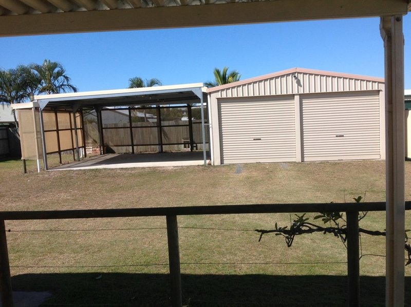 Photo - 4 Lakes Boulevard, Burrum Heads QLD 4659 - Image 2