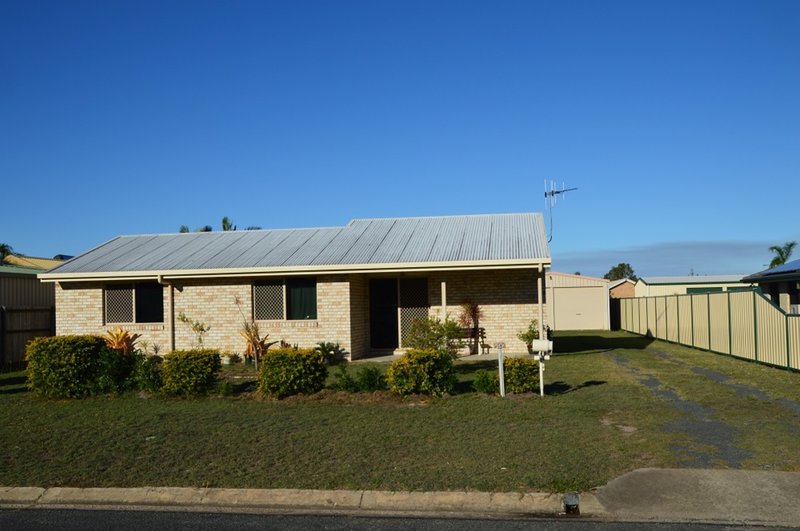 Photo - 4 Lakes Boulevard, Burrum Heads QLD 4659 - Image 9