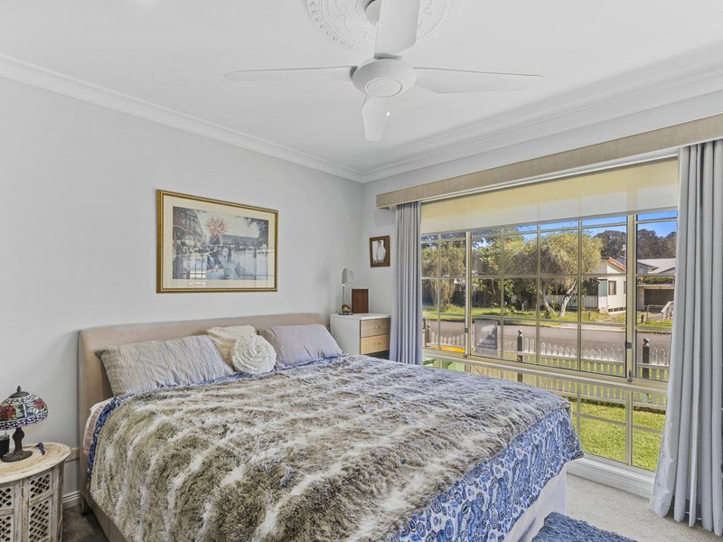 Photo - 4 Lakeside Parade, The Entrance NSW 2261 - Image 12
