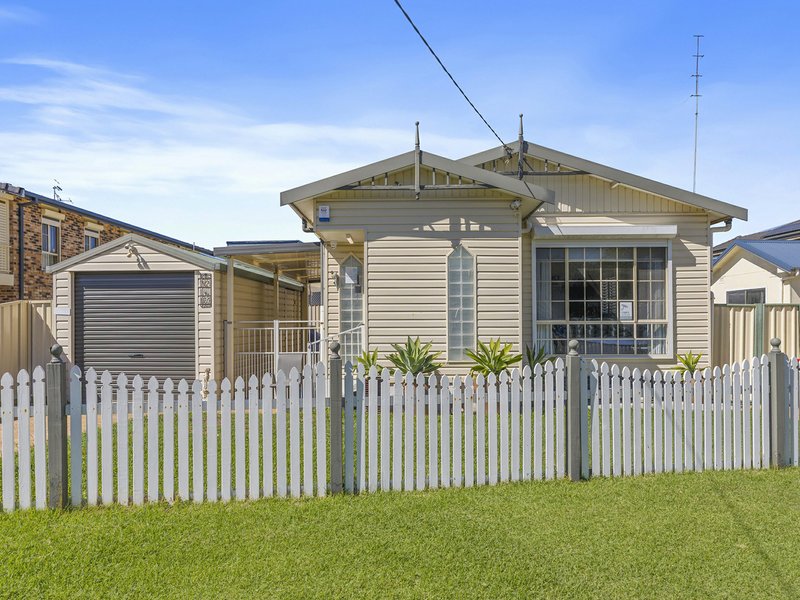 Photo - 4 Lakeside Parade, The Entrance NSW 2261 - Image 15