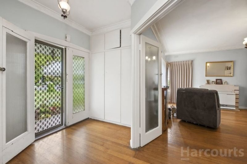 Photo - 4 Lambert Street, Wendouree VIC 3355 - Image 2