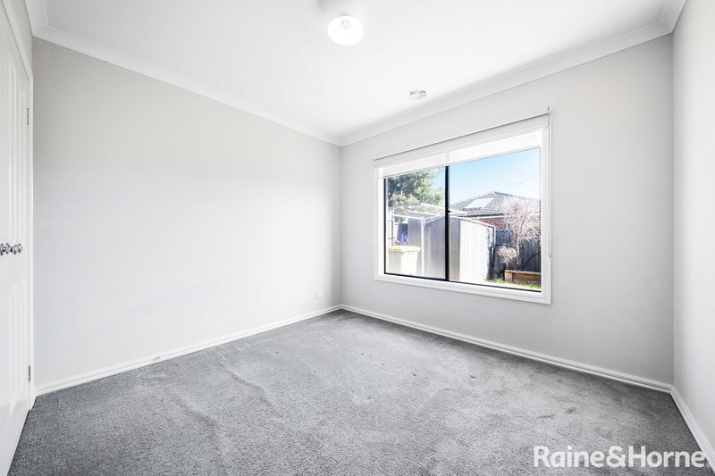 Photo - 4 Lamington Drive, Tarneit VIC 3029 - Image 12