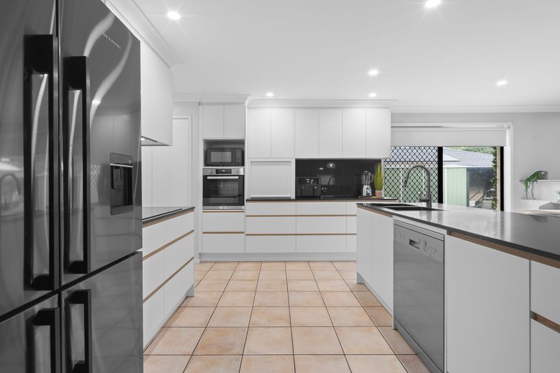 Photo - 4 Langfield Crescent, Ormeau Hills QLD 4208 - Image 2