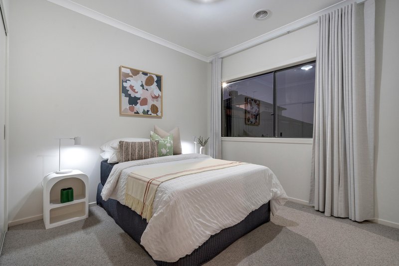 Photo - 4 Lapilli Way, Craigieburn VIC 3064 - Image 28