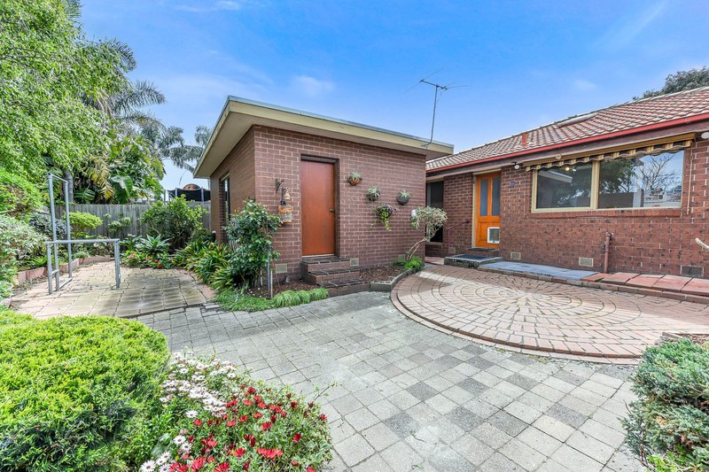 Photo - 4 Larnark Court, Chelsea Heights VIC 3196 - Image 2