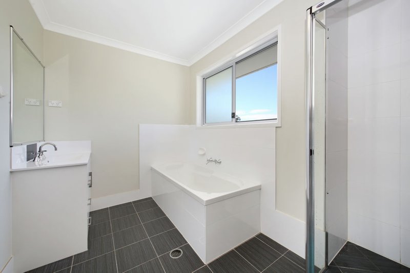 Photo - 4 Latona Street, Warner QLD 4500 - Image 12