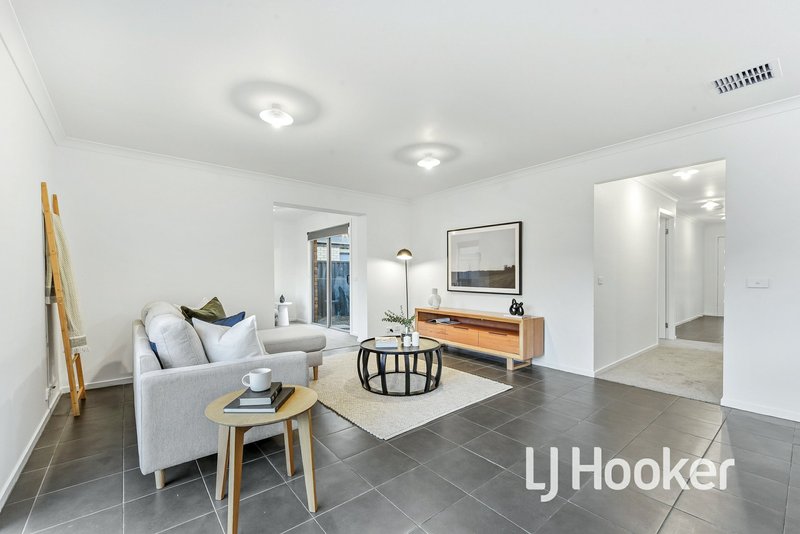 Photo - 4 Laurel Lane, Pakenham VIC 3810 - Image 9