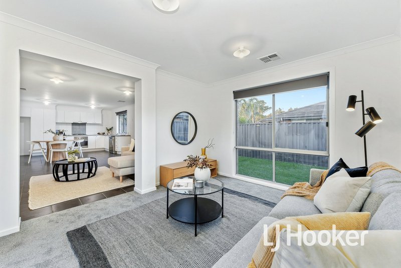 Photo - 4 Laurel Lane, Pakenham VIC 3810 - Image 11