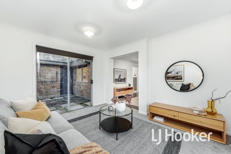 Photo - 4 Laurel Lane, Pakenham VIC 3810 - Image 12
