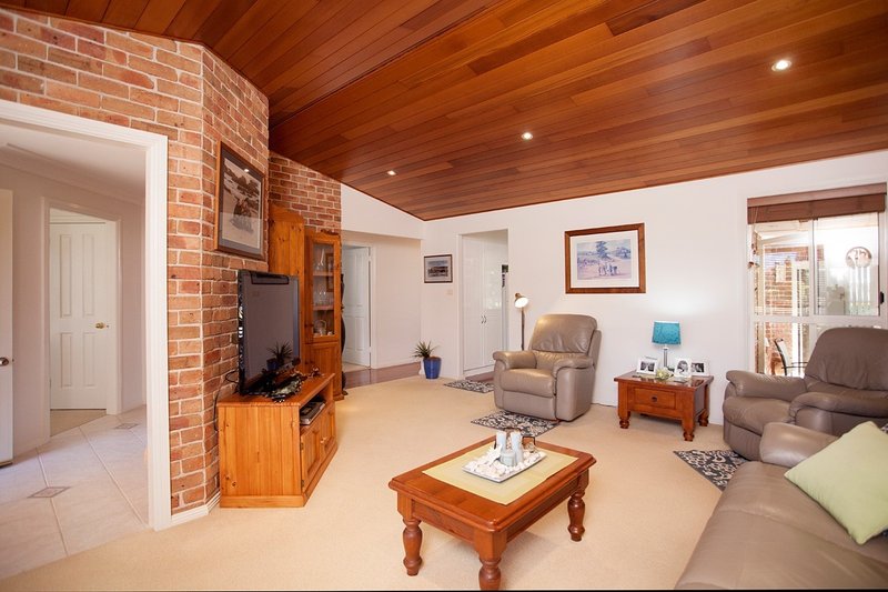 Photo - 4 Laurina Close, Old Bar NSW 2430 - Image 3