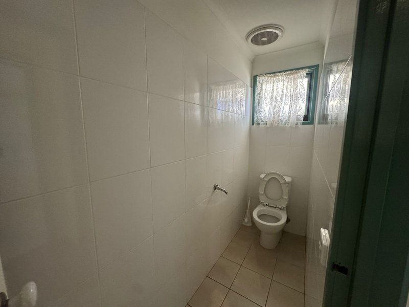 Photo - 4 Lavarack , Melton South VIC 3338 - Image 7