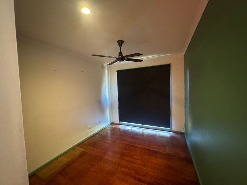 Photo - 4 Lavarack , Melton South VIC 3338 - Image 9