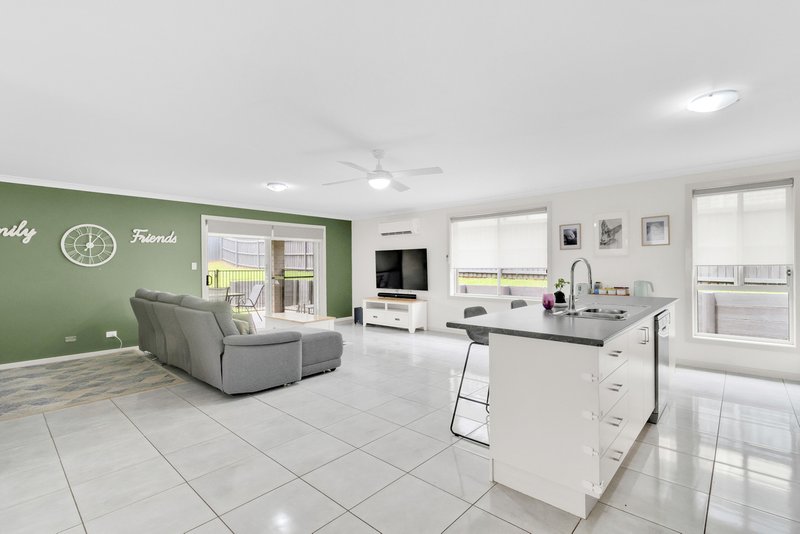 Photo - 4 Lavender Close, Gillieston Heights NSW 2321 - Image 4