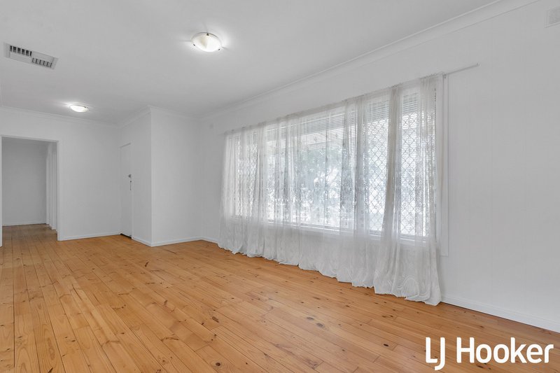 Photo - 4 Lawson Street, Davoren Park SA 5113 - Image 6