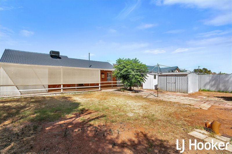 Photo - 4 Lawson Street, Davoren Park SA 5113 - Image 9