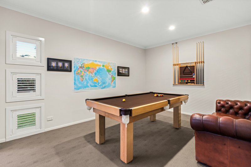 Photo - 4 Lawson Way, Caroline Springs VIC 3023 - Image 11