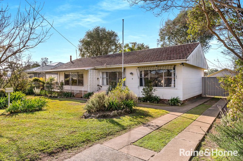 4 Leatham Avenue, Nowra NSW 2541