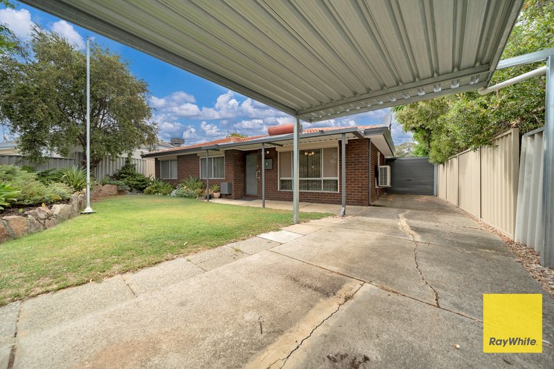 Photo - 4 Lecky Court, Girrawheen WA 6064 - Image 4