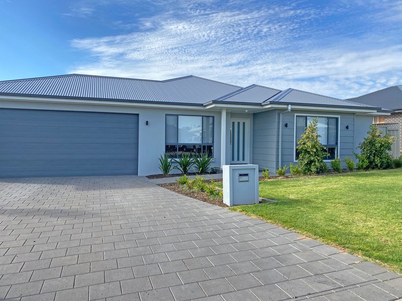 4 Lesmurdie Parade, Dubbo NSW 2830