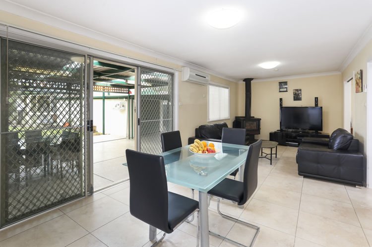 Photo - 4 Lewis Street, Merrylands NSW 2160 - Image 4