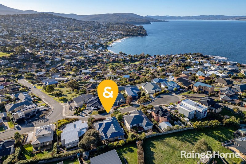 Photo - 4 Liberty Court, Blackmans Bay TAS 7052 - Image 3