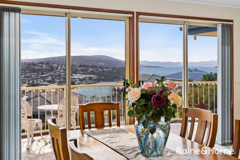 Photo - 4 Liberty Court, Blackmans Bay TAS 7052 - Image 8