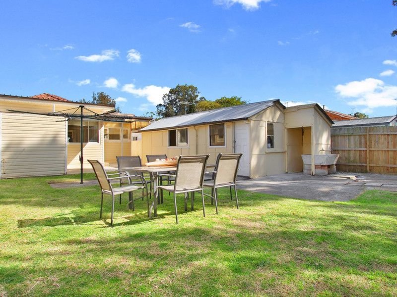 Photo - 4 Lido Avenue, North Narrabeen NSW 2101 - Image 3