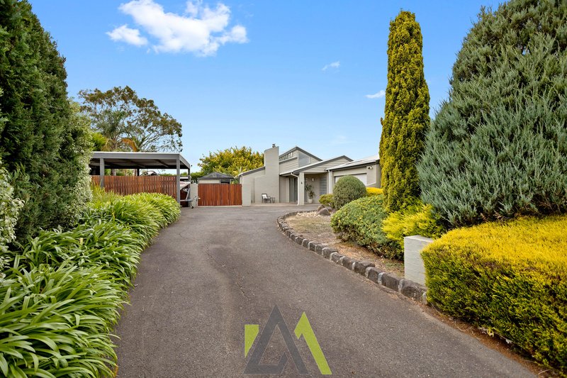 Photo - 4 Lilac Court, Frankston South VIC 3199 - Image 2