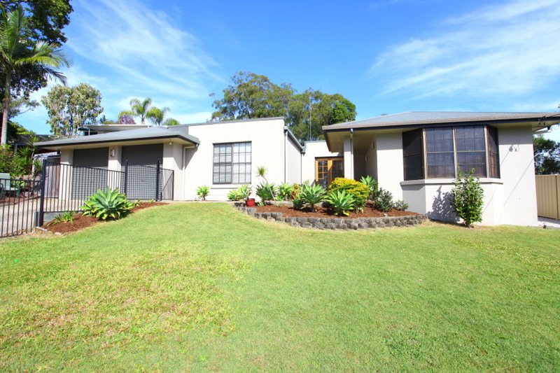 Photo - 4 Lillian Crescent, Ashmore QLD 4214 - Image 1