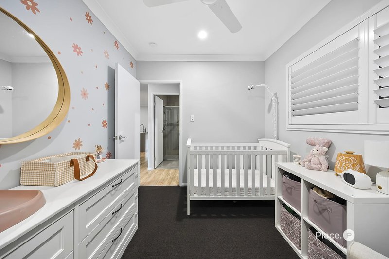Photo - 4 Lincoln Crescent, Upper Kedron QLD 4055 - Image 11