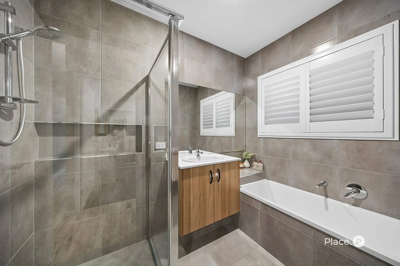 Photo - 4 Lincoln Crescent, Upper Kedron QLD 4055 - Image 13