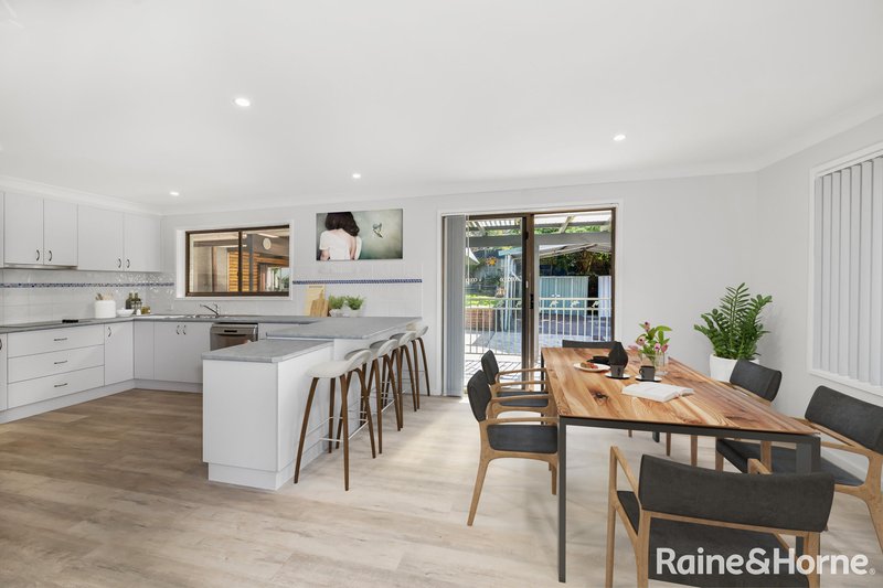 Photo - 4 Linden Way, Mollymook Beach NSW 2539 - Image 4