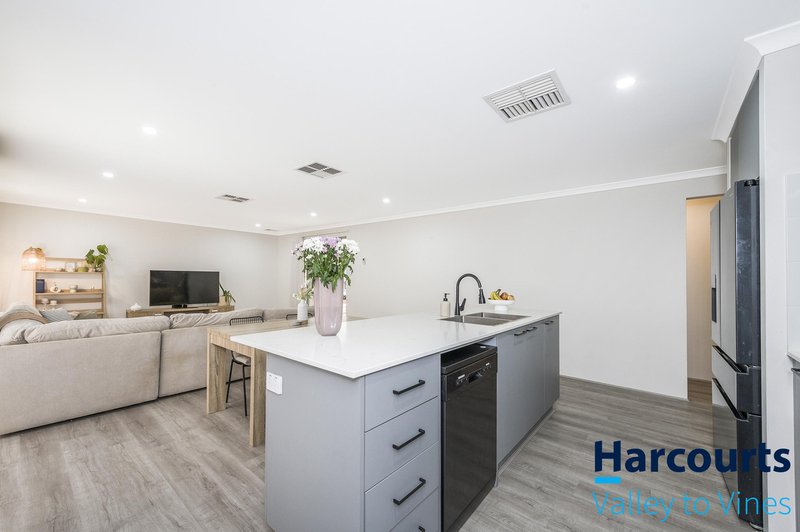 Photo - 4 Lindley Grange, Aveley WA 6069 - Image 13