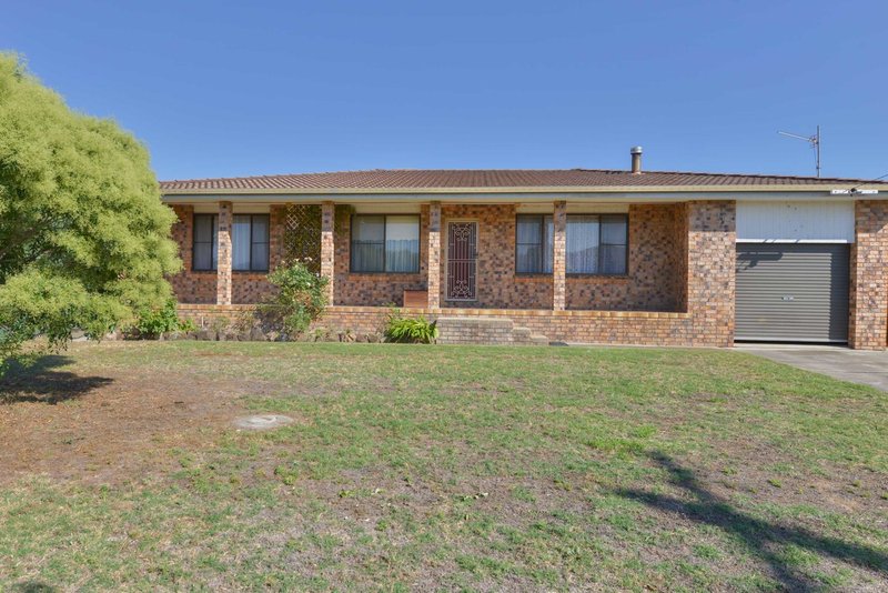 Photo - 4 Lindon Crescent, Kootingal NSW 2352 - Image 2