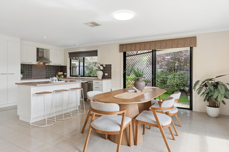 Photo - 4 Lindsay Close, Mount Barker SA 5251 - Image 6