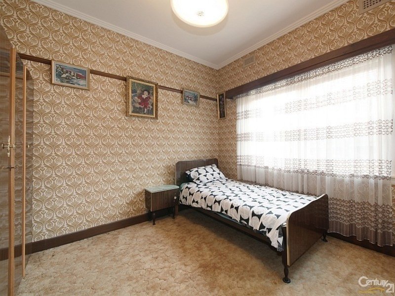 Photo - 4 Lindsay Street, Mckinnon VIC 3204 - Image 7