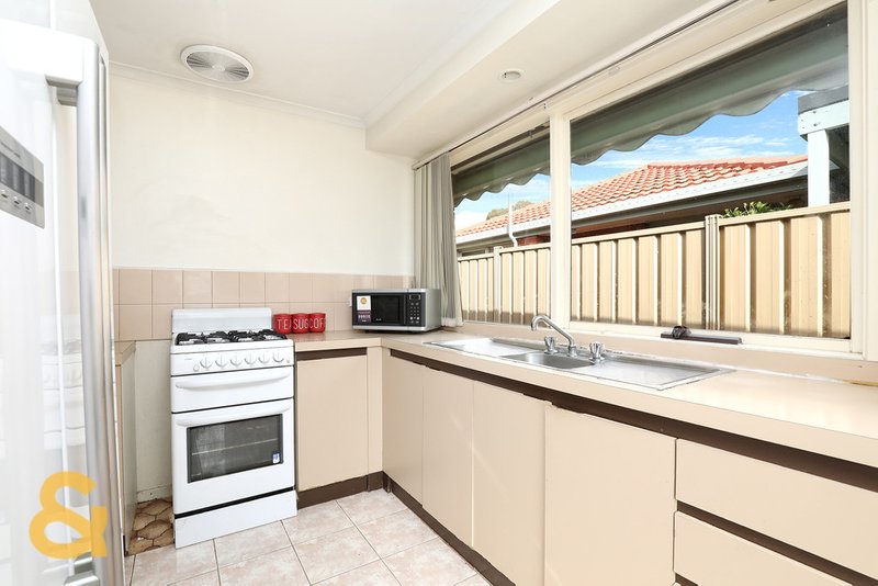 Photo - 4 Linton Way, Meadow Heights VIC 3048 - Image 6