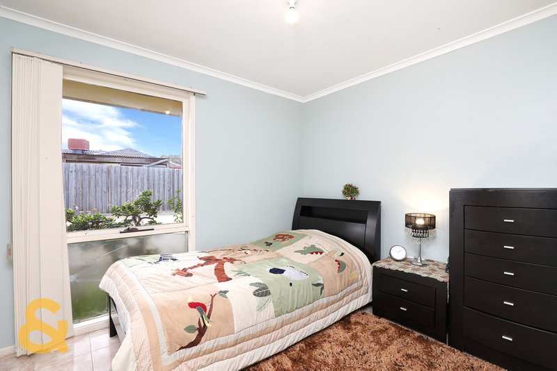 Photo - 4 Linton Way, Meadow Heights VIC 3048 - Image 7