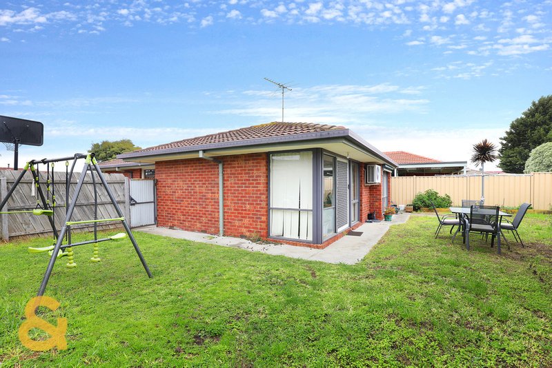 Photo - 4 Linton Way, Meadow Heights VIC 3048 - Image 9