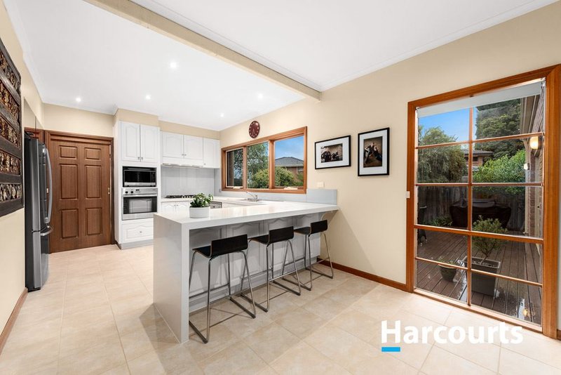 Photo - 4 Lisa Close, Wantirna South VIC 3152 - Image 5