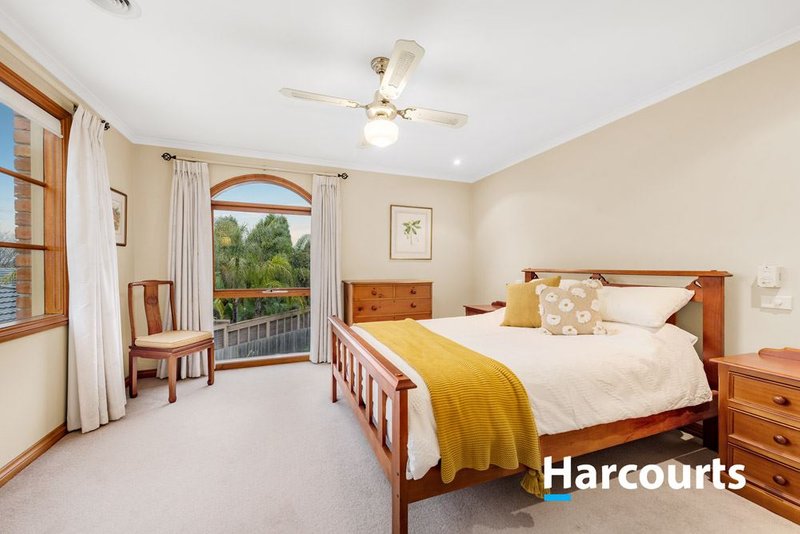 Photo - 4 Lisa Close, Wantirna South VIC 3152 - Image 8