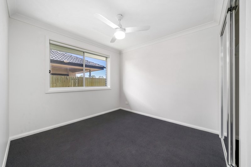 Photo - 4 Little Court, Morayfield QLD 4506 - Image 10