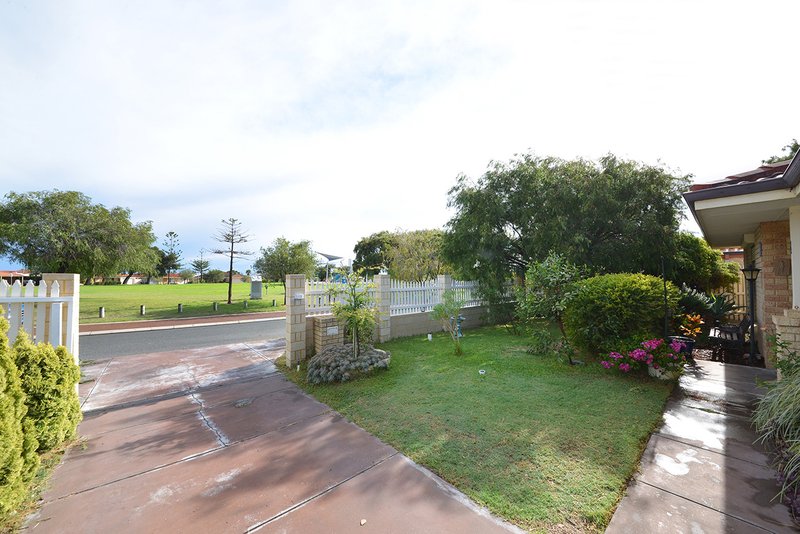 Photo - 4 Little Green Gardens, Quinns Rocks WA 6030 - Image 4