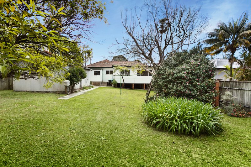 Photo - 4 Little Street, Dee Why NSW 2099 - Image 2