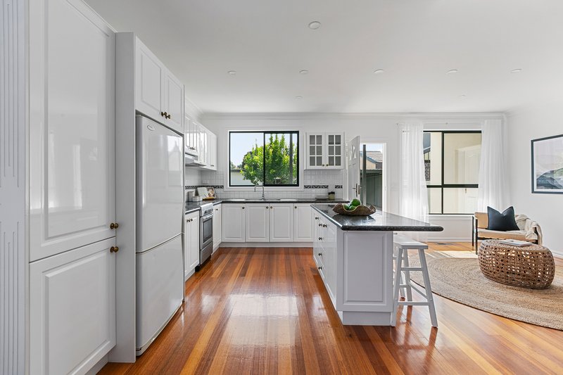 Photo - 4 Livingstone Parade, Preston VIC 3072 - Image 8