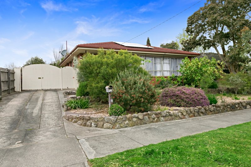 4 Lobator Street, Frankston North VIC 3200