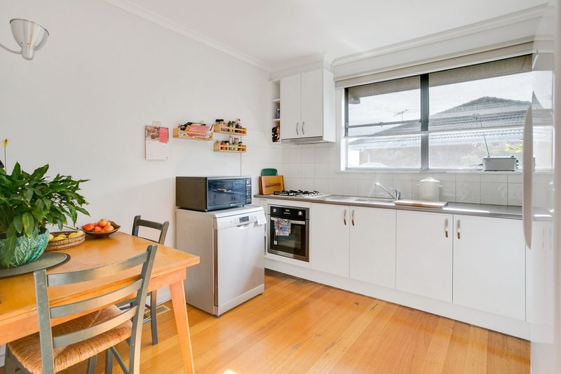 Photo - 4 Lobator Street, Frankston North VIC 3200 - Image 2