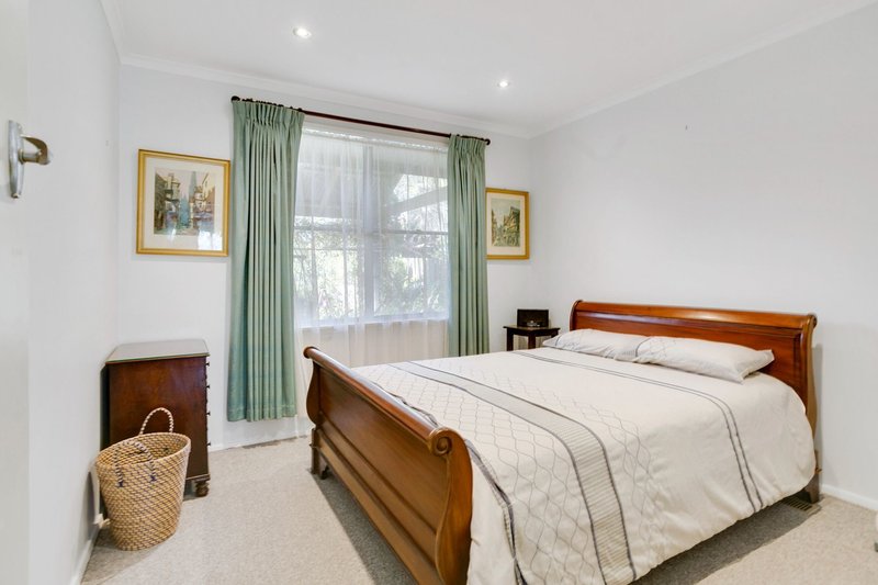 Photo - 4 Lobator Street, Frankston North VIC 3200 - Image 6