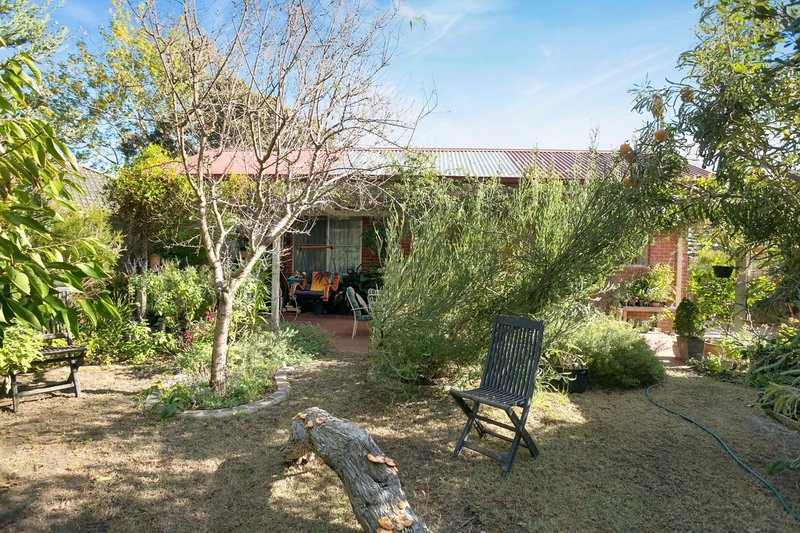 Photo - 4 Lobator Street, Frankston North VIC 3200 - Image 8