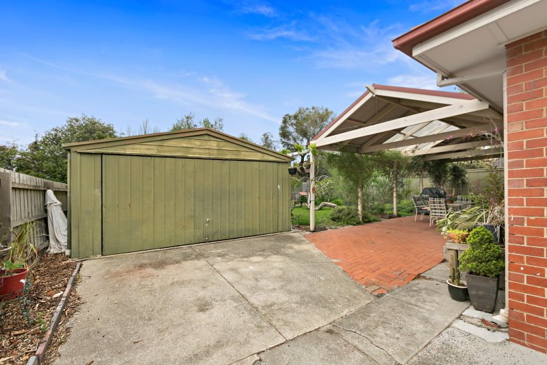 Photo - 4 Lobator Street, Frankston North VIC 3200 - Image 11